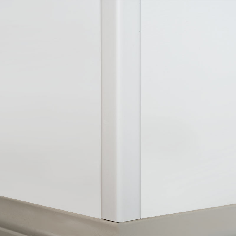 Striscia di transizione in legno massello ad angolo retto (90°) (primerizzata con fondo e vernice) - Bianca 1 1/9' x 1 1/9'