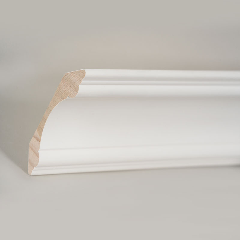 Modanatura a corona in legno di pino (primerizzata con stucco e bianco perla) 3/4