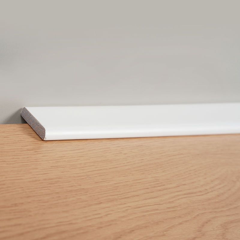 Striscia di transizione in legno massello (primerizzata con riempitivo) - Bianca 6/25'x1 3/8'