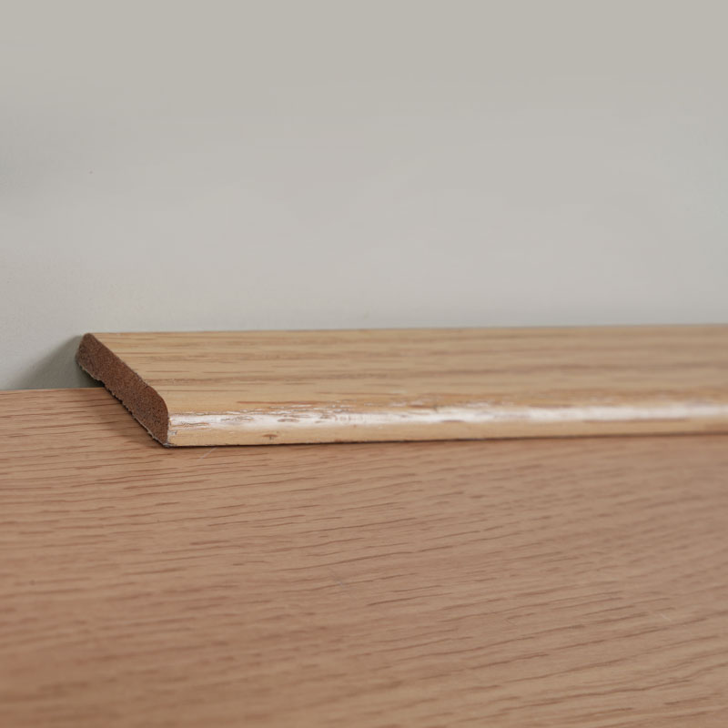 Striscia di transizione in legno massello (rivestita con impiallacciatura di quercia rossa + vernice) - Colore rovere 6/25