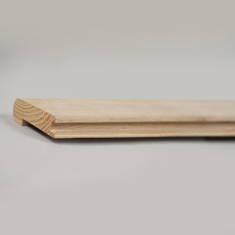 Profilo per scale in tronchi interi di quercia bianca (verniciatura non finita) – Rovere colore naturale –3/5'x2 15/16'