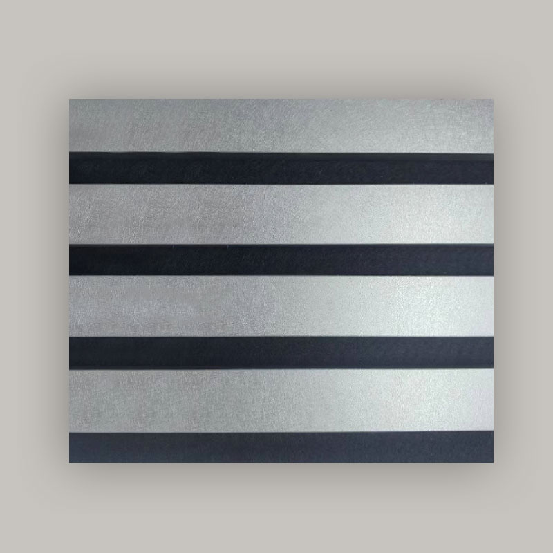 Pannello a griglia per parete/parete acustica (rivestito in PVC su 3 lati) - Colore metallizzato spazzolato 2400/2700 mm x 600 mm