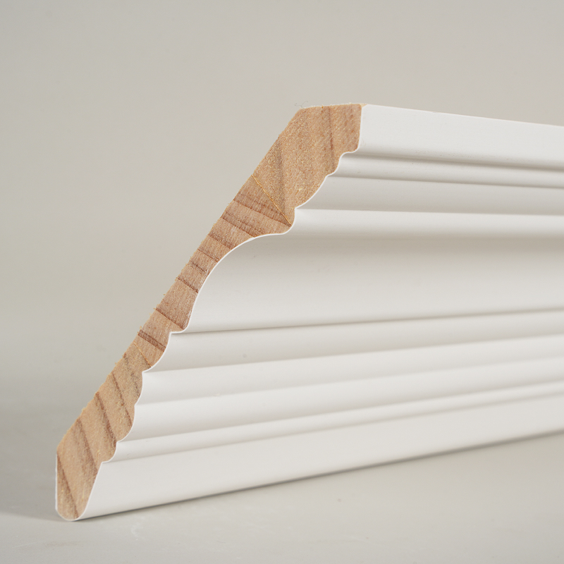 Modanatura a corona in legno di pino (primerizzata con stucco e bianco perla) 3/5' x 4 1/2'