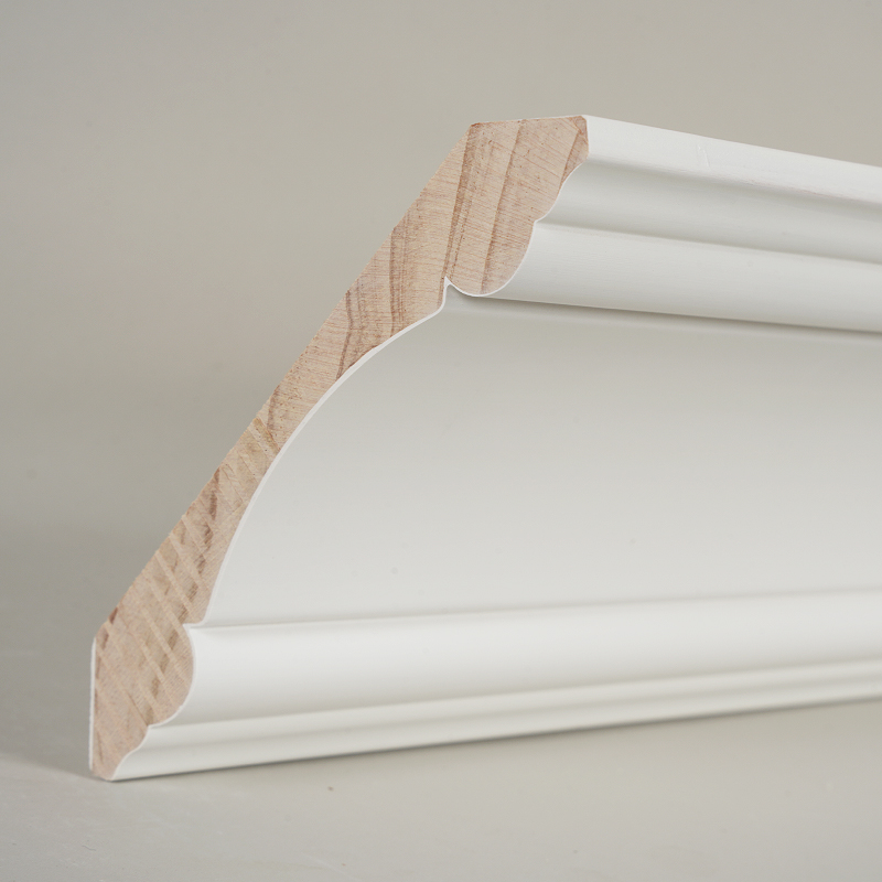 Modanatura a corona in legno di pino (primerizzata con stucco e bianco perla) 3/4' x 4 3/4'