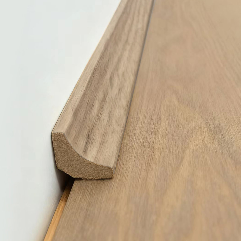 Modanatura angolare interna in MDF/modanatura Scotia (rivestita con impiallacciatura di quercia bianca + vernice) - Colore rovere naturale 7/8' x 7/8'