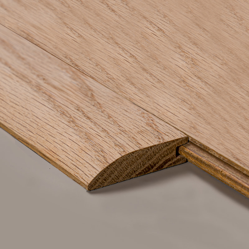 Riduttore per tronchi interi di quercia bianca (vernice non finita) - colore rovere naturale 3/5'x1 31/32'