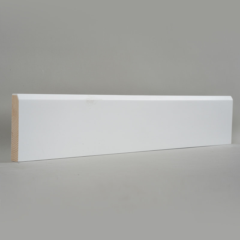 Battiscopa in legno di pino (primerizzato e verniciato) - Bianco 3/5' x 3 1/6'-A